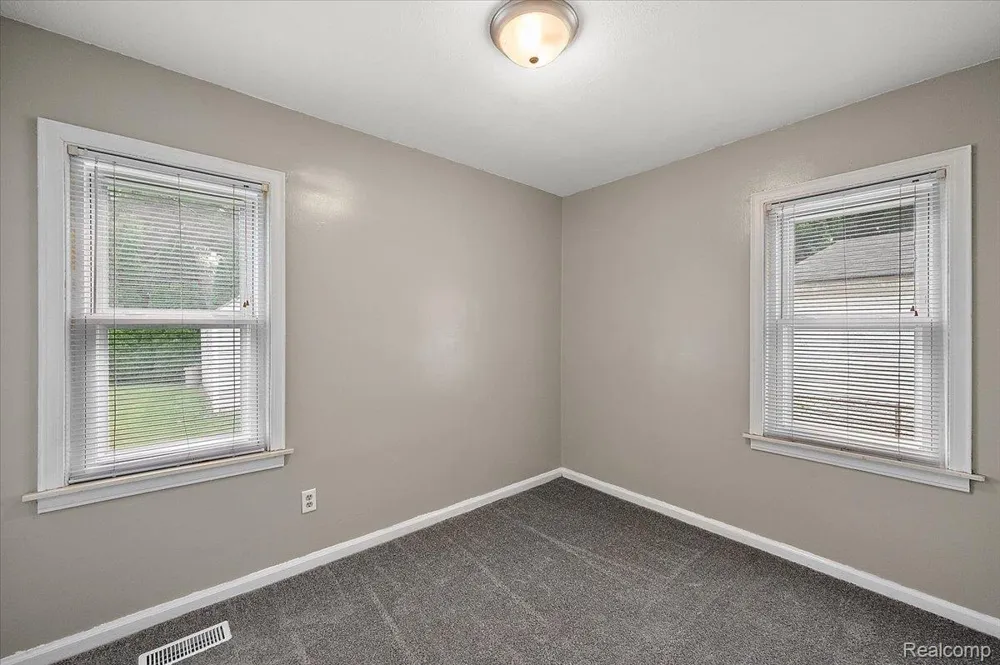15464 Dixie Redford Charter Township, MI 48239