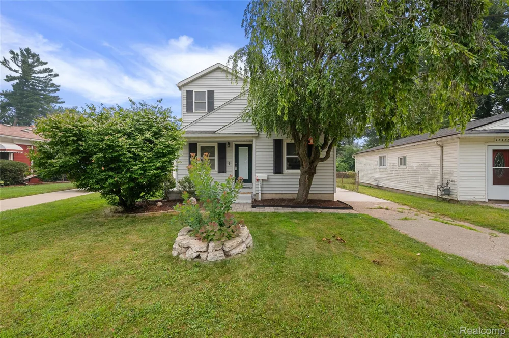 15464 Dixie Redford Charter Township, MI 48239