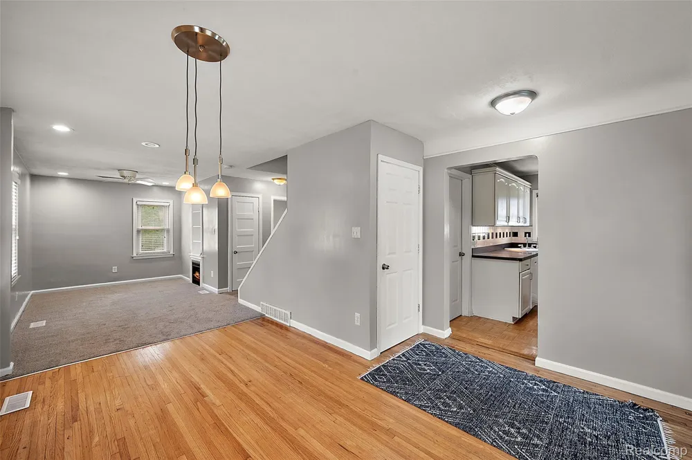 15464 Dixie Redford Charter Township, MI 48239