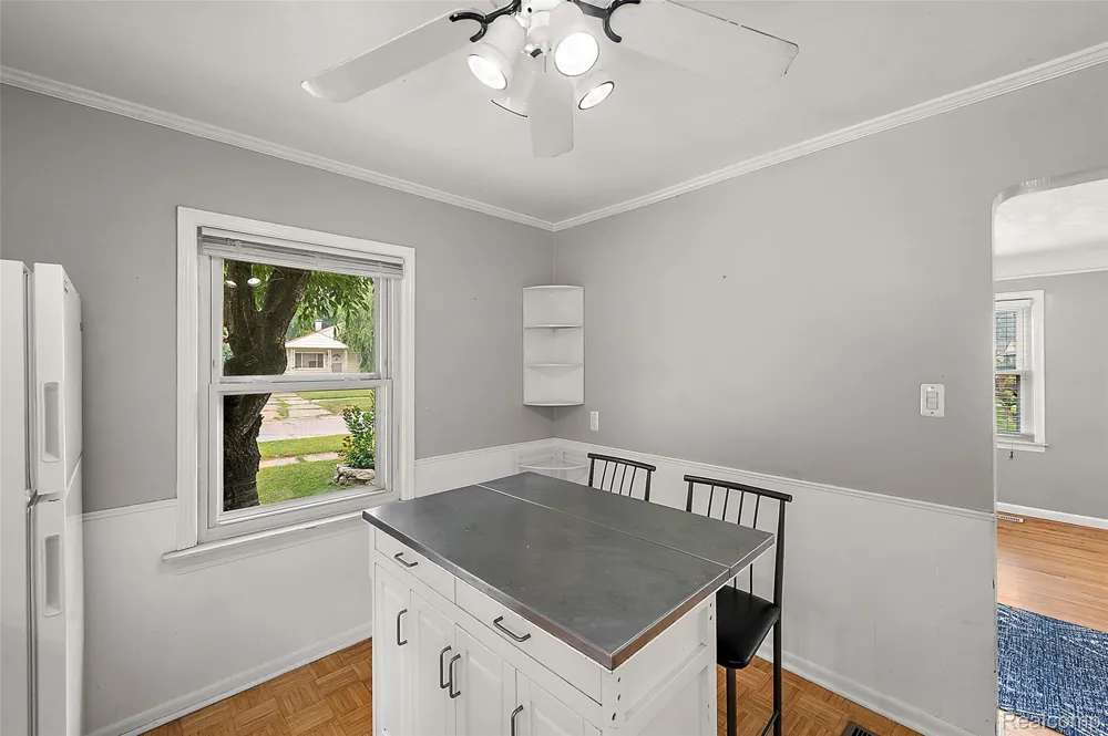 15464 Dixie Redford Charter Township, MI 48239