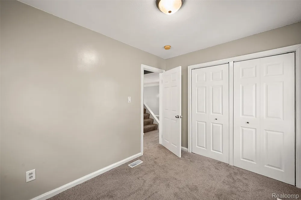 15464 Dixie Redford Charter Township, MI 48239