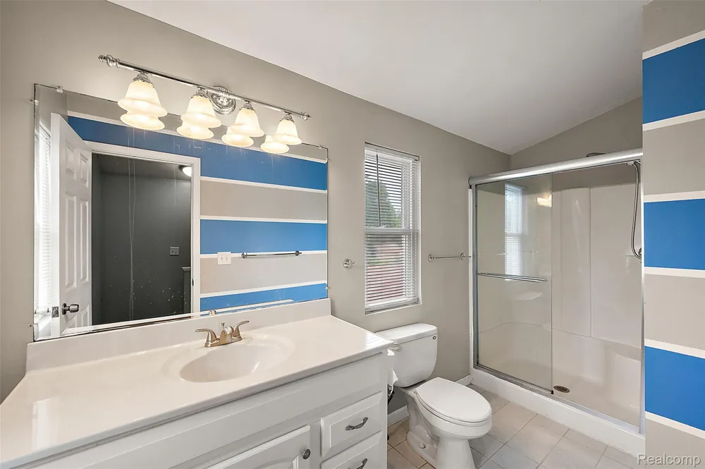 15464 Dixie Redford Charter Township, MI 48239