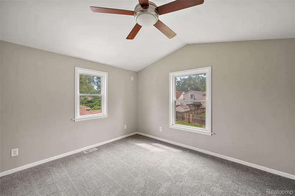 15464 Dixie Redford Charter Township, MI 48239