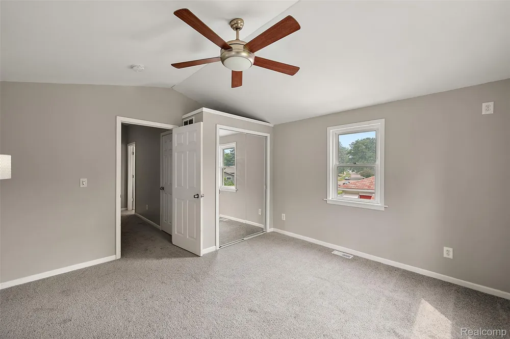 15464 Dixie Redford Charter Township, MI 48239