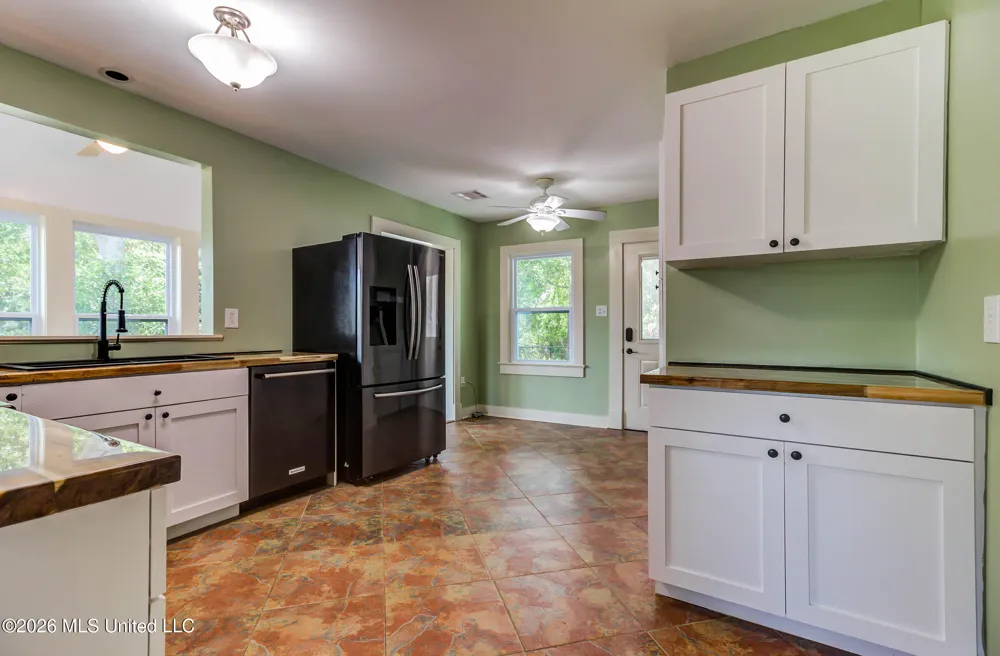 200 E 2nd Street Long Beach, MS 39560