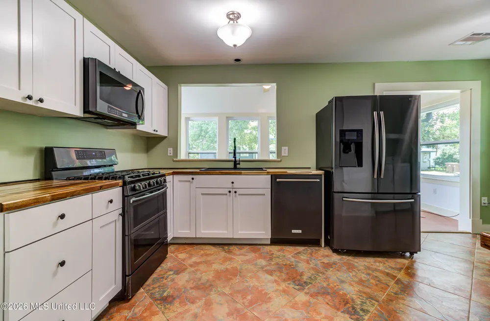 200 E 2nd Street Long Beach, MS 39560