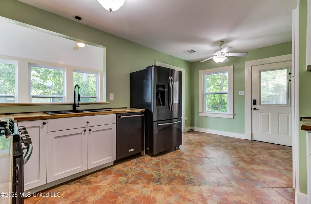 200 E 2nd Street Long Beach, MS 39560