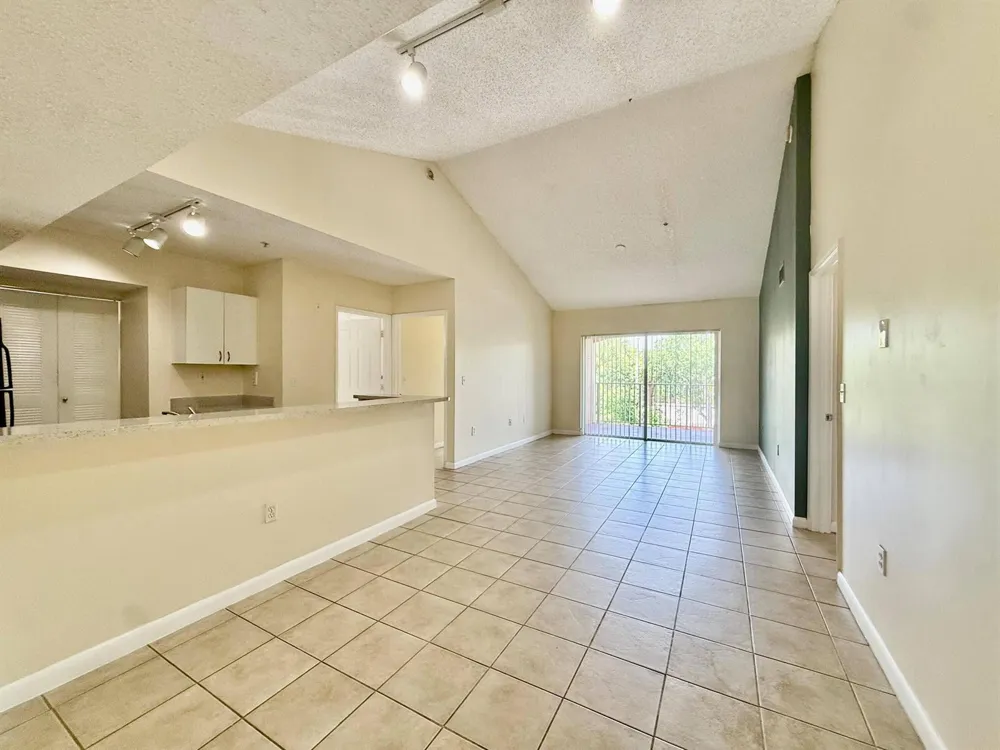 3840 Lyons Road #305 Coconut Creek, FL 33073