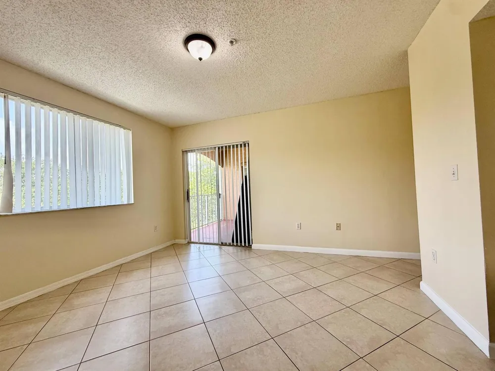 3840 Lyons Road #305 Coconut Creek, FL 33073