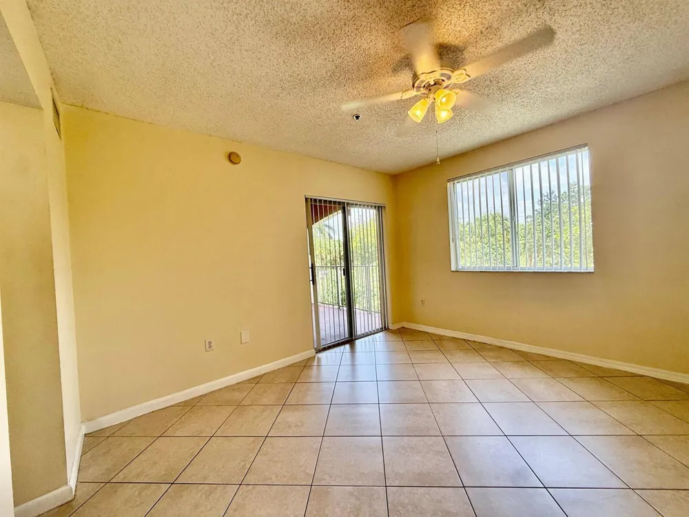 3840 Lyons Road #305 Coconut Creek, FL 33073