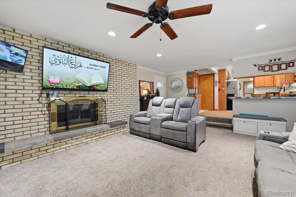8271 Arnold Street Dearborn Heights City, MI 48127