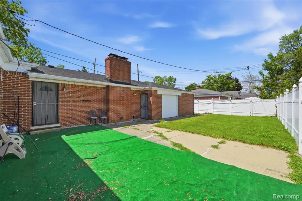 8271 Arnold Street Dearborn Heights City, MI 48127