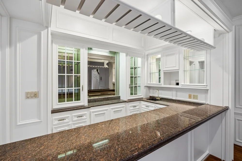 10 Stillforest Street Piney Point Village, TX 77024