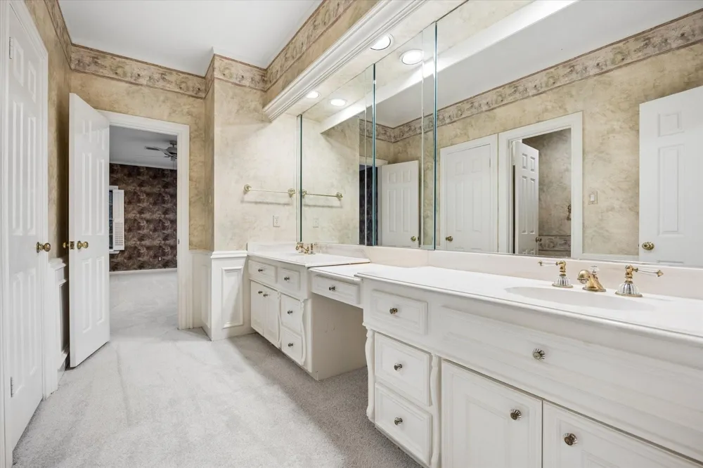 10 Stillforest Street Piney Point Village, TX 77024