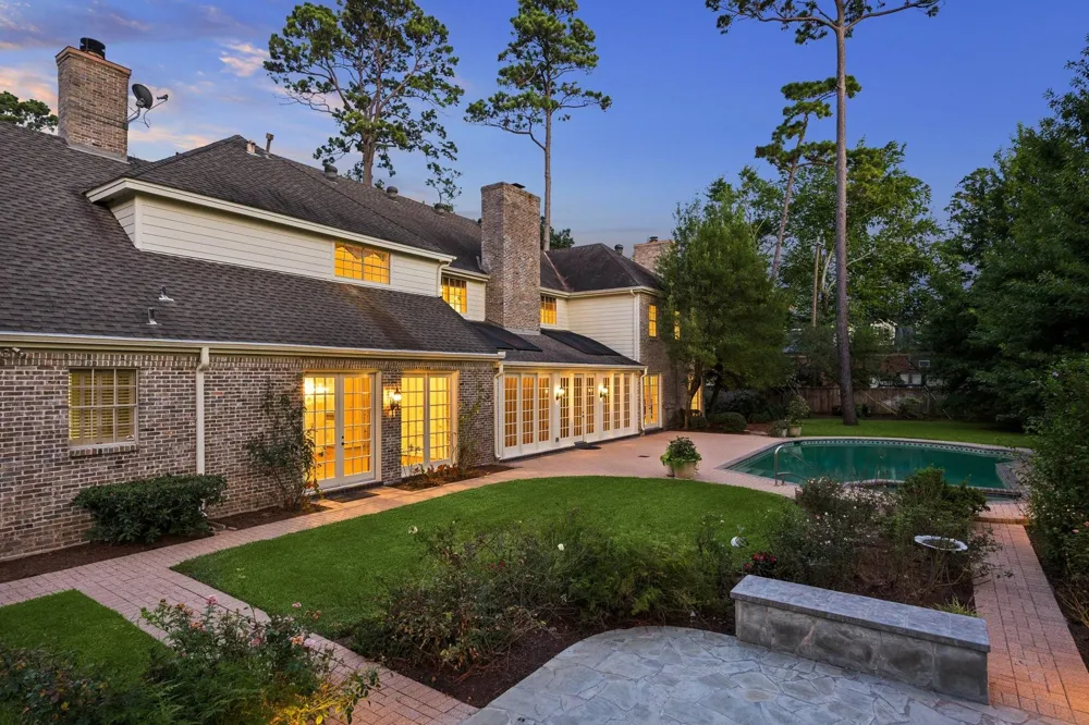 10 Stillforest Street Piney Point Village, TX 77024
