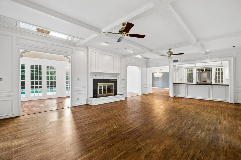10 Stillforest Street Piney Point Village, TX 77024