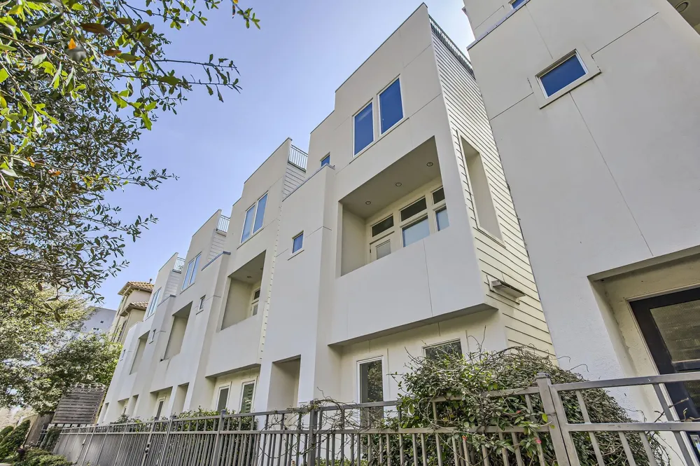 126 Pierce Street Houston, TX 77002