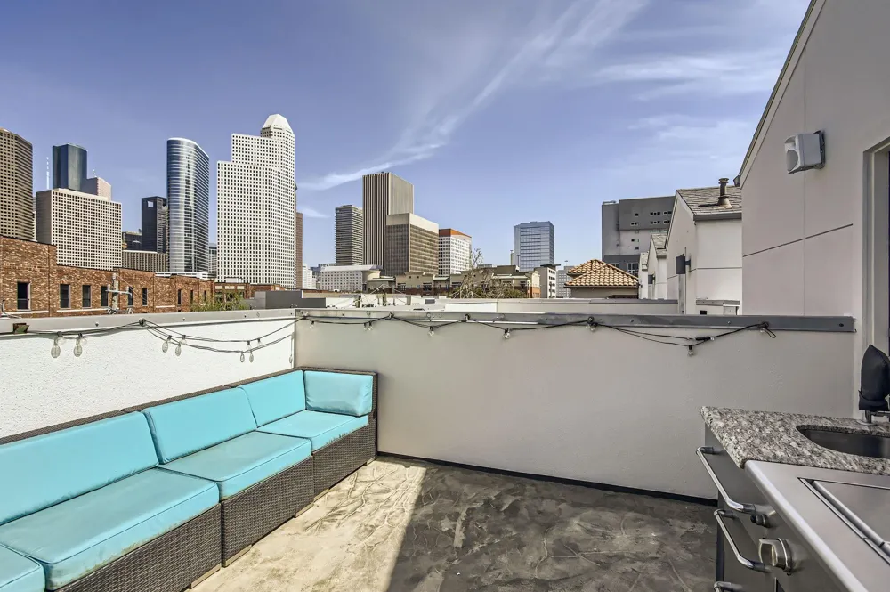 126 Pierce Street Houston, TX 77002