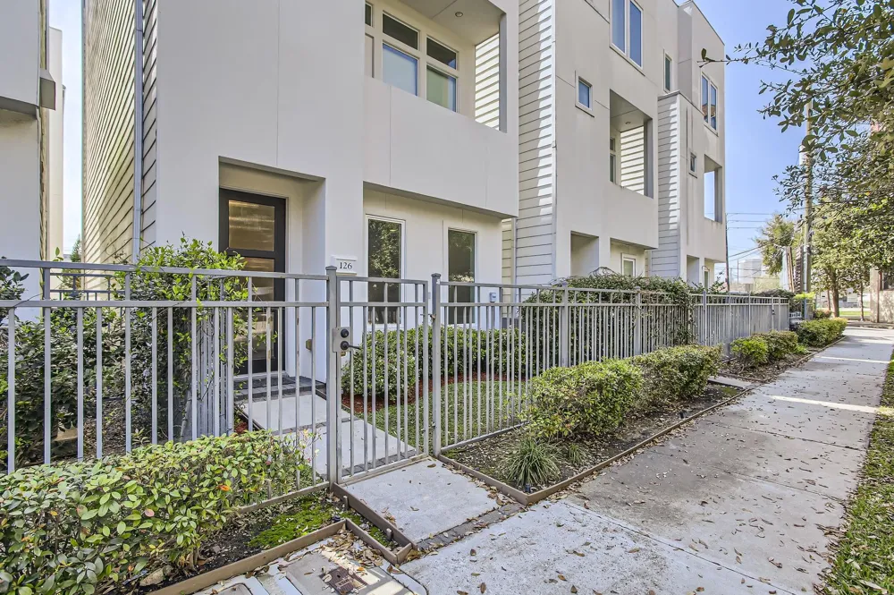 126 Pierce Street Houston, TX 77002