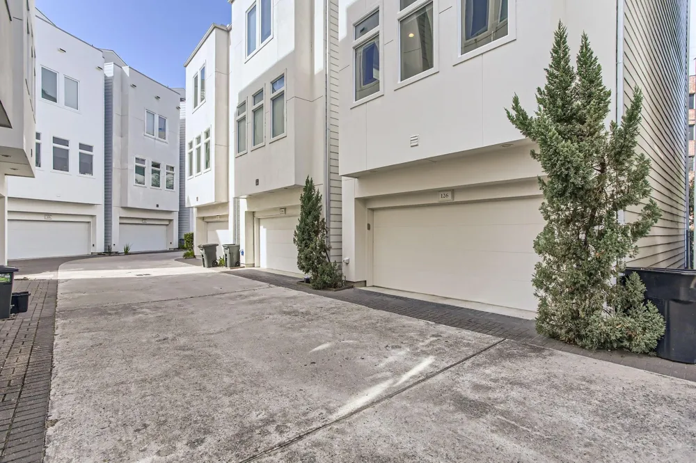 126 Pierce Street Houston, TX 77002