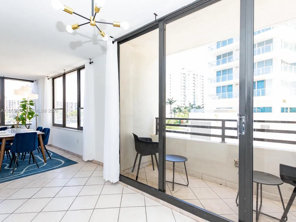 3505 S Ocean Dr #305 Hollywood, FL 33019
