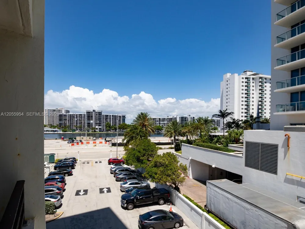 3505 S Ocean Dr #305 Hollywood, FL 33019
