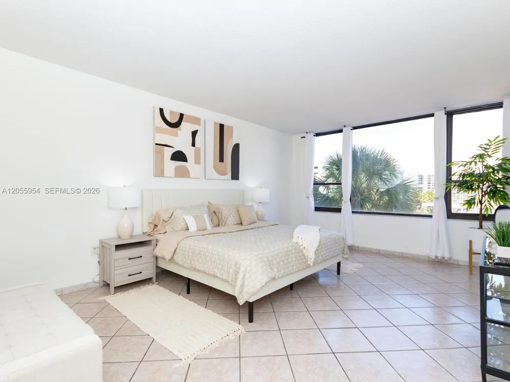 3505 S Ocean Dr #305 Hollywood, FL 33019
