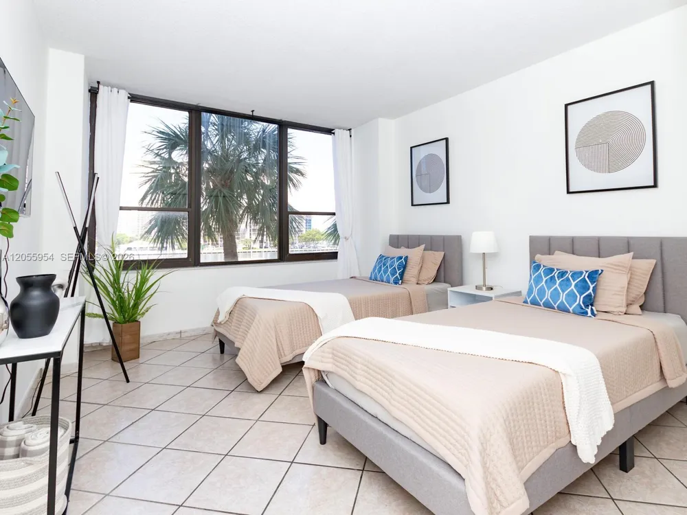 3505 S Ocean Dr #305 Hollywood, FL 33019