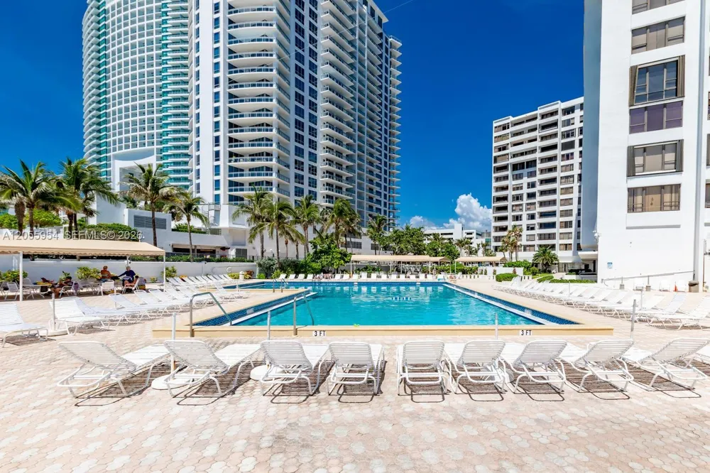 3505 S Ocean Dr #305 Hollywood, FL 33019