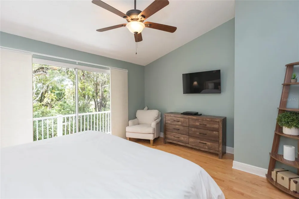 1050 STARKEY ROAD #104 Largo, FL 33771