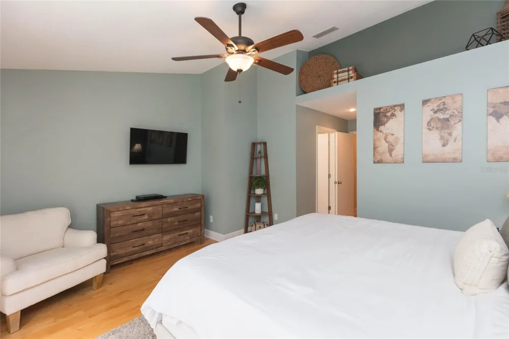 1050 STARKEY ROAD #104 Largo, FL 33771