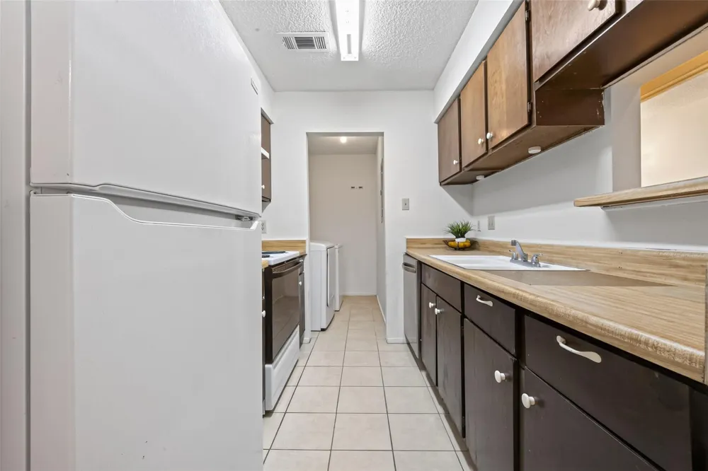 9435 Pagewood Lane Houston, TX 77063