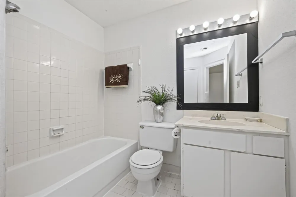 9435 Pagewood Lane Houston, TX 77063