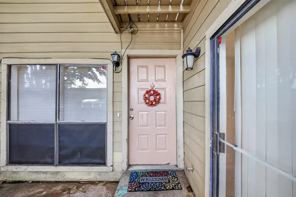 9435 Pagewood Lane Houston, TX 77063