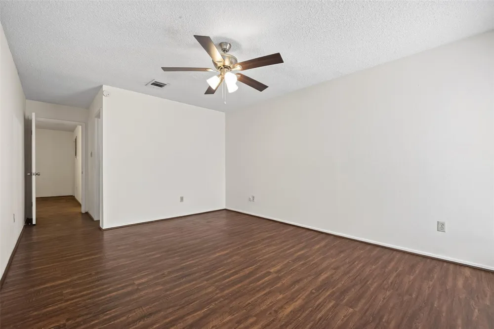 9435 Pagewood Lane Houston, TX 77063
