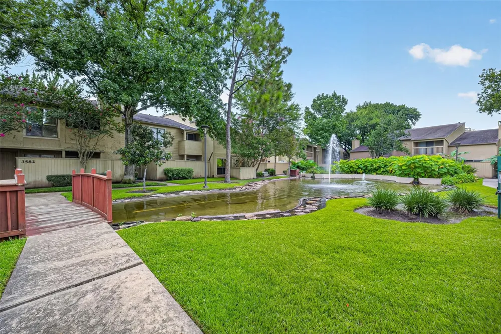 9435 Pagewood Lane Houston, TX 77063