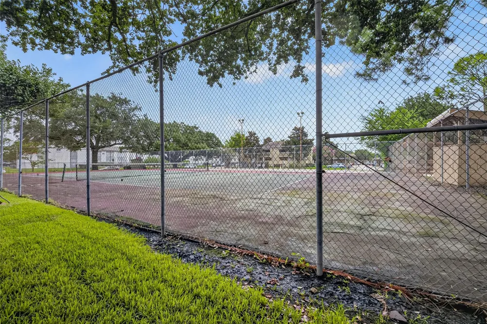 9435 Pagewood Lane Houston, TX 77063