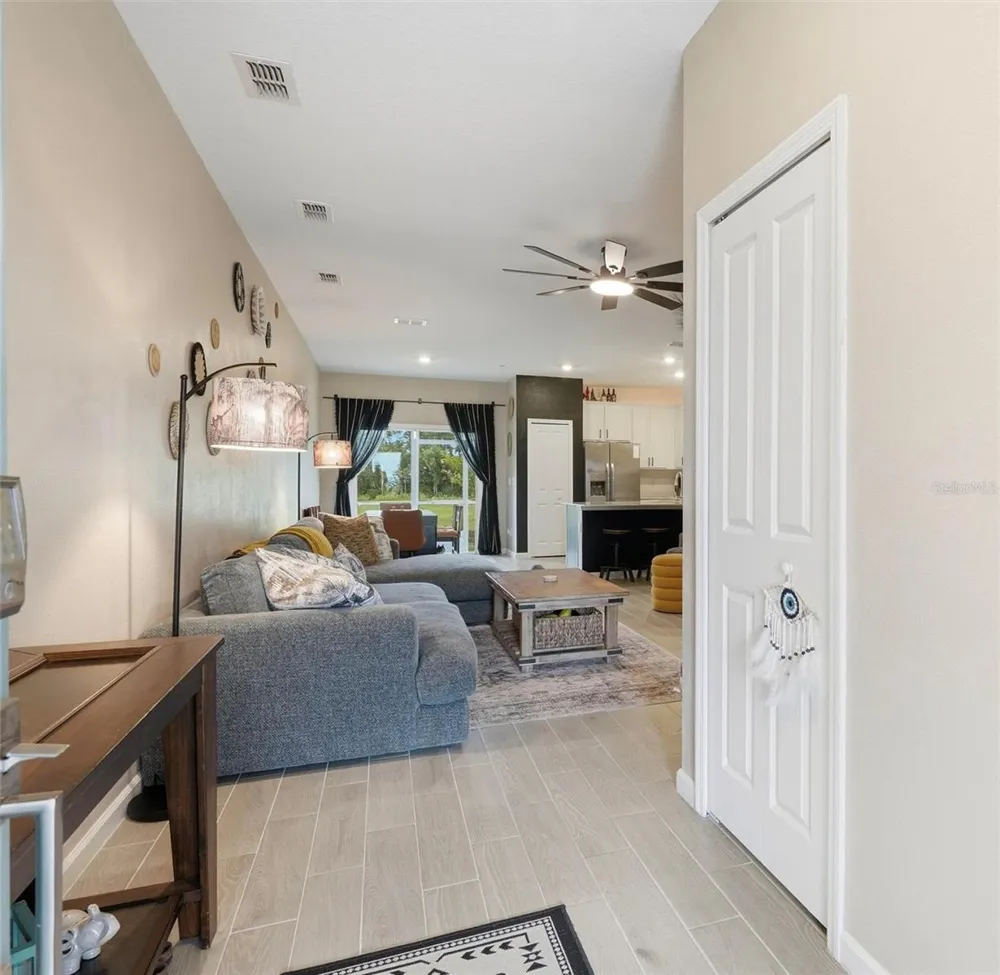 6893 GABLE GROVE AVENUE Jacksonville, FL 32217