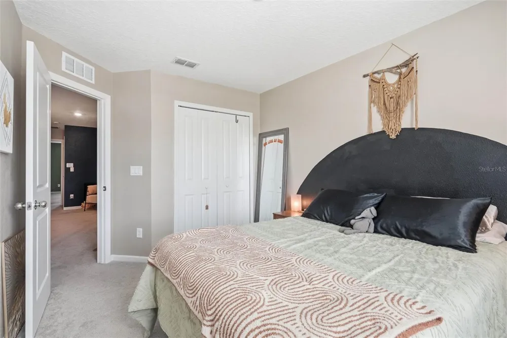 6893 GABLE GROVE AVENUE Jacksonville, FL 32217