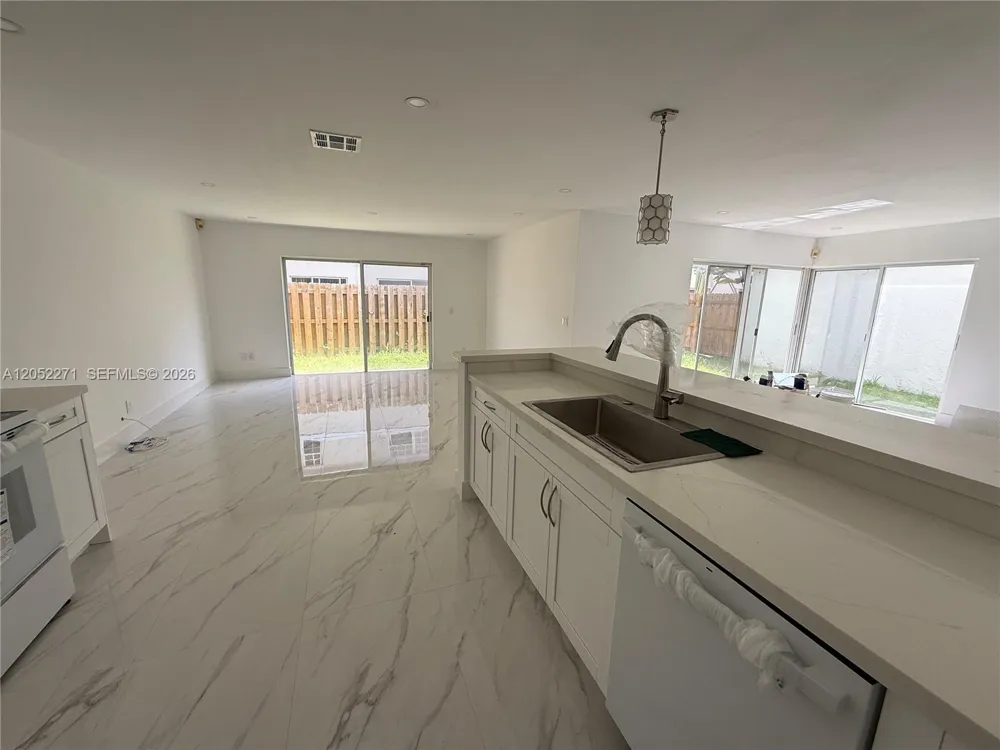 13887 SW 103rd Ln Miami, FL 33186
