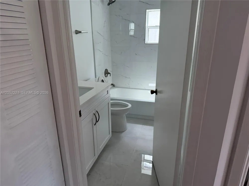 13887 SW 103rd Ln Miami, FL 33186