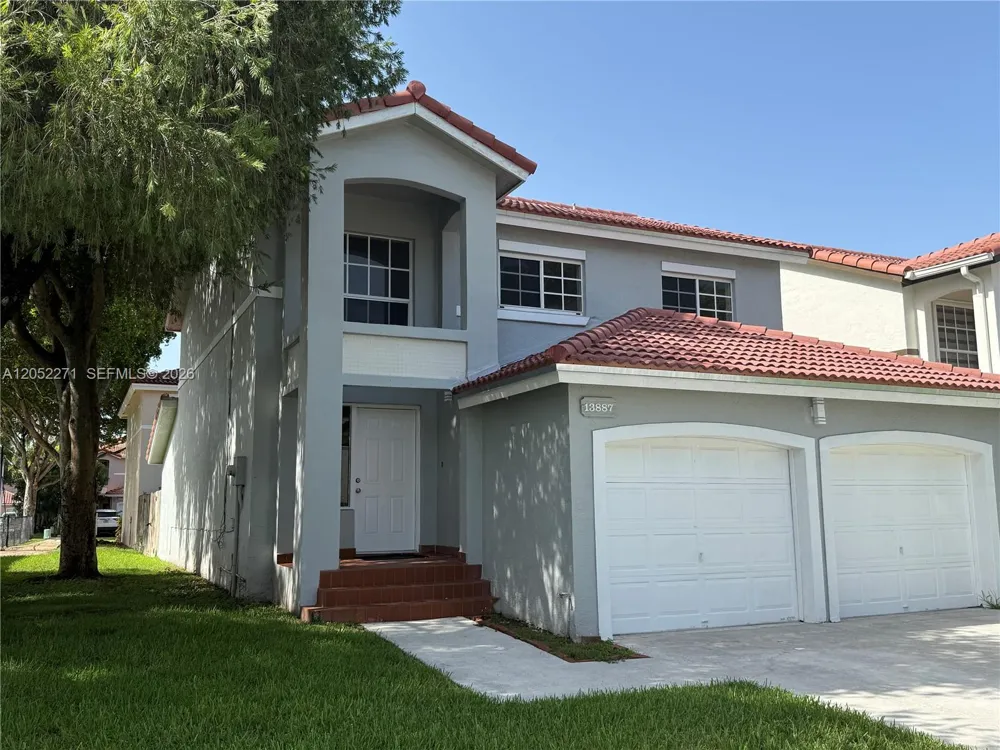 13887 SW 103rd Ln Miami, FL 33186