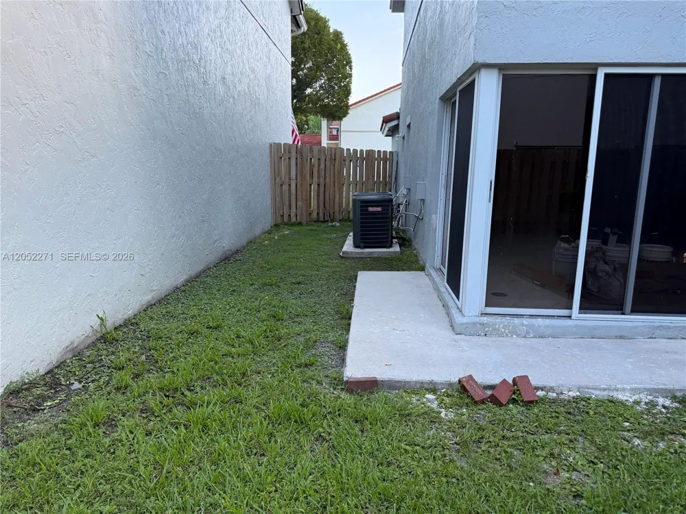13887 SW 103rd Ln Miami, FL 33186
