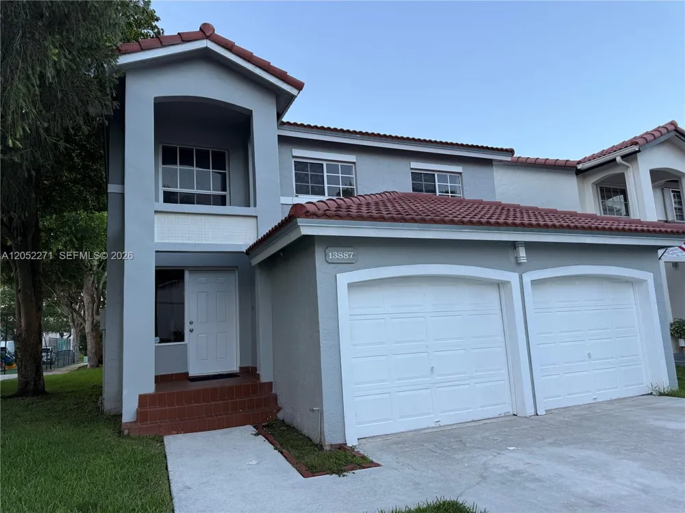13887 SW 103rd Ln Miami, FL 33186