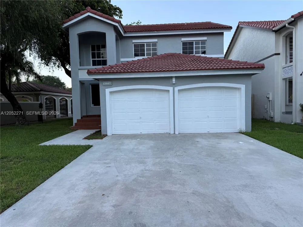 13887 SW 103rd Ln Miami, FL 33186