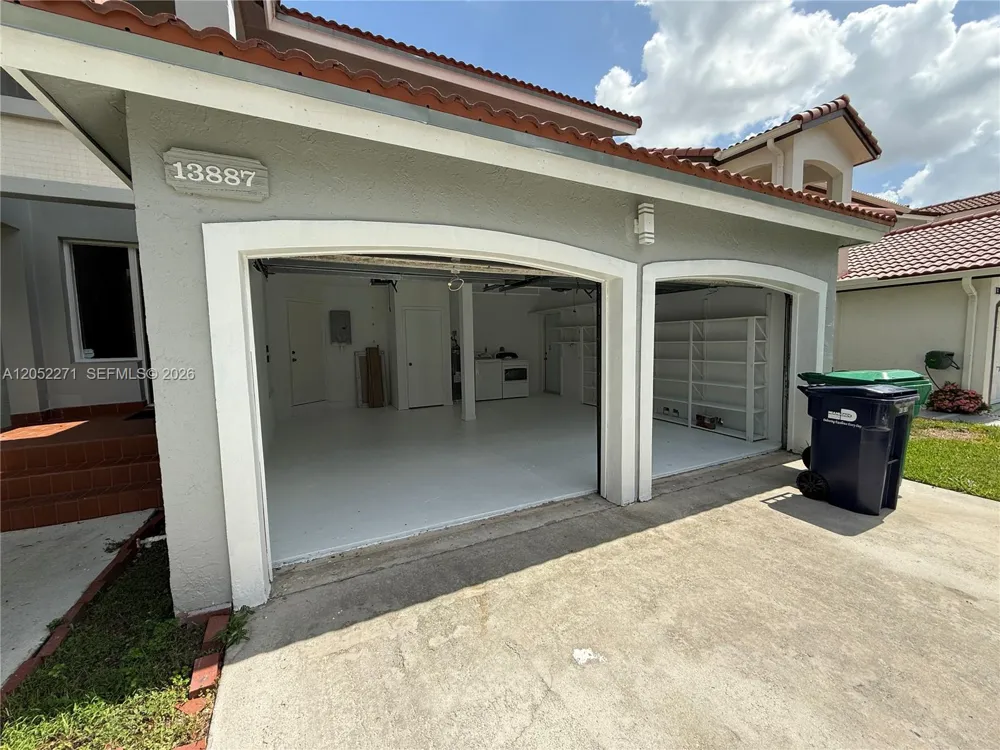 13887 SW 103rd Ln Miami, FL 33186