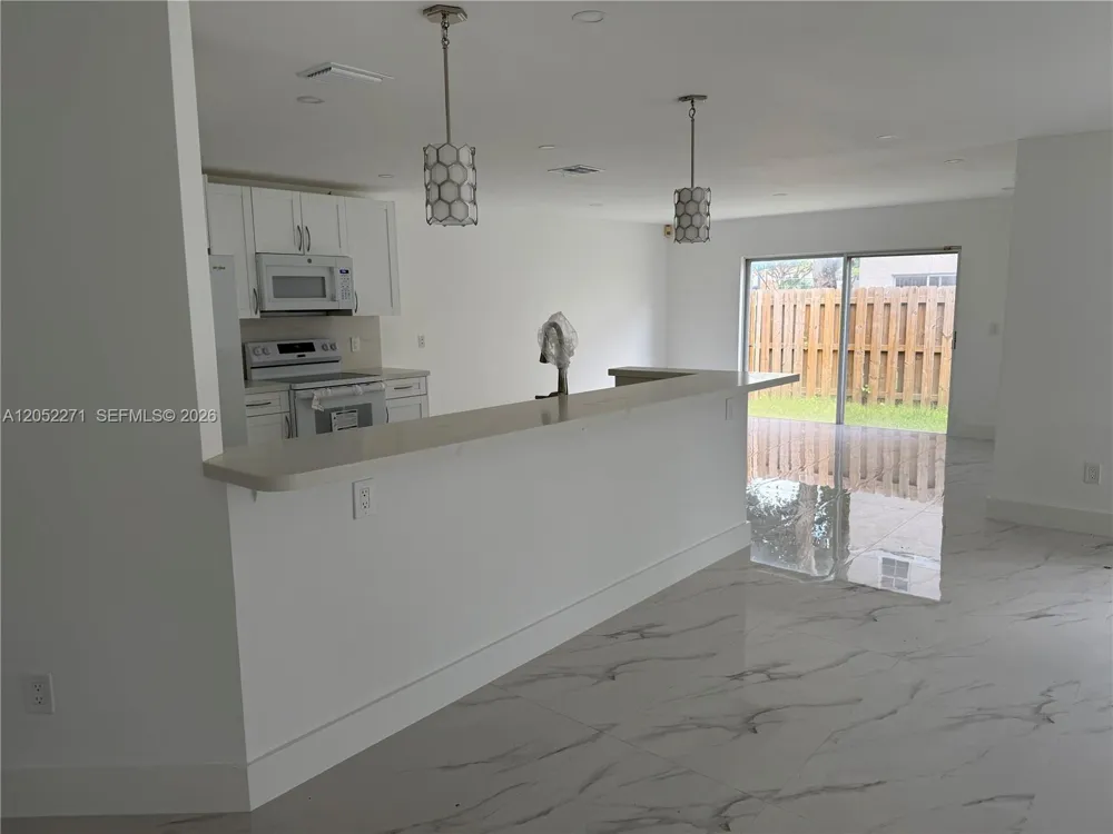 13887 SW 103rd Ln Miami, FL 33186