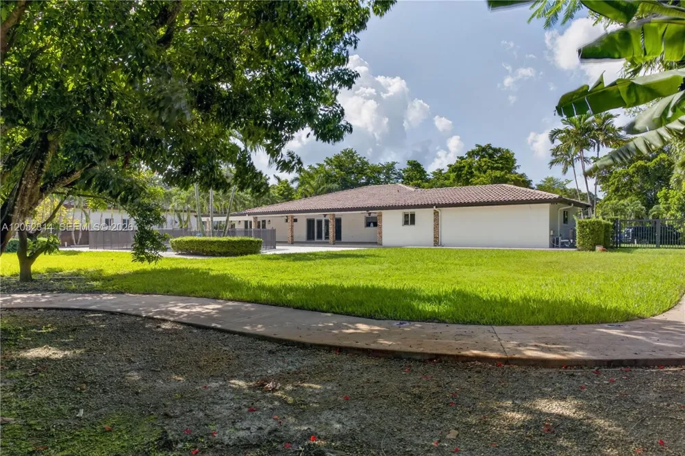 10425 SW 62nd St #0 Miami, FL 33173