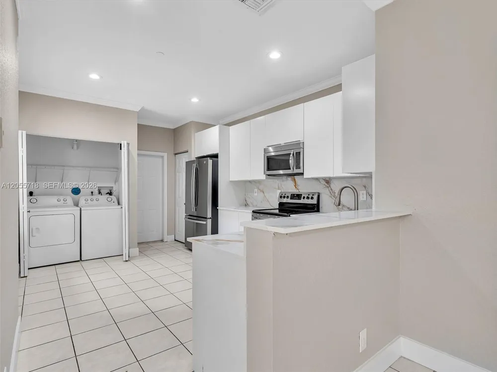4283 Vineyard Cir #4283 Weston, FL 33332