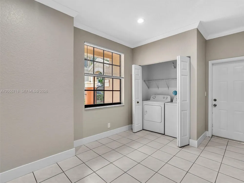 4283 Vineyard Cir #4283 Weston, FL 33332